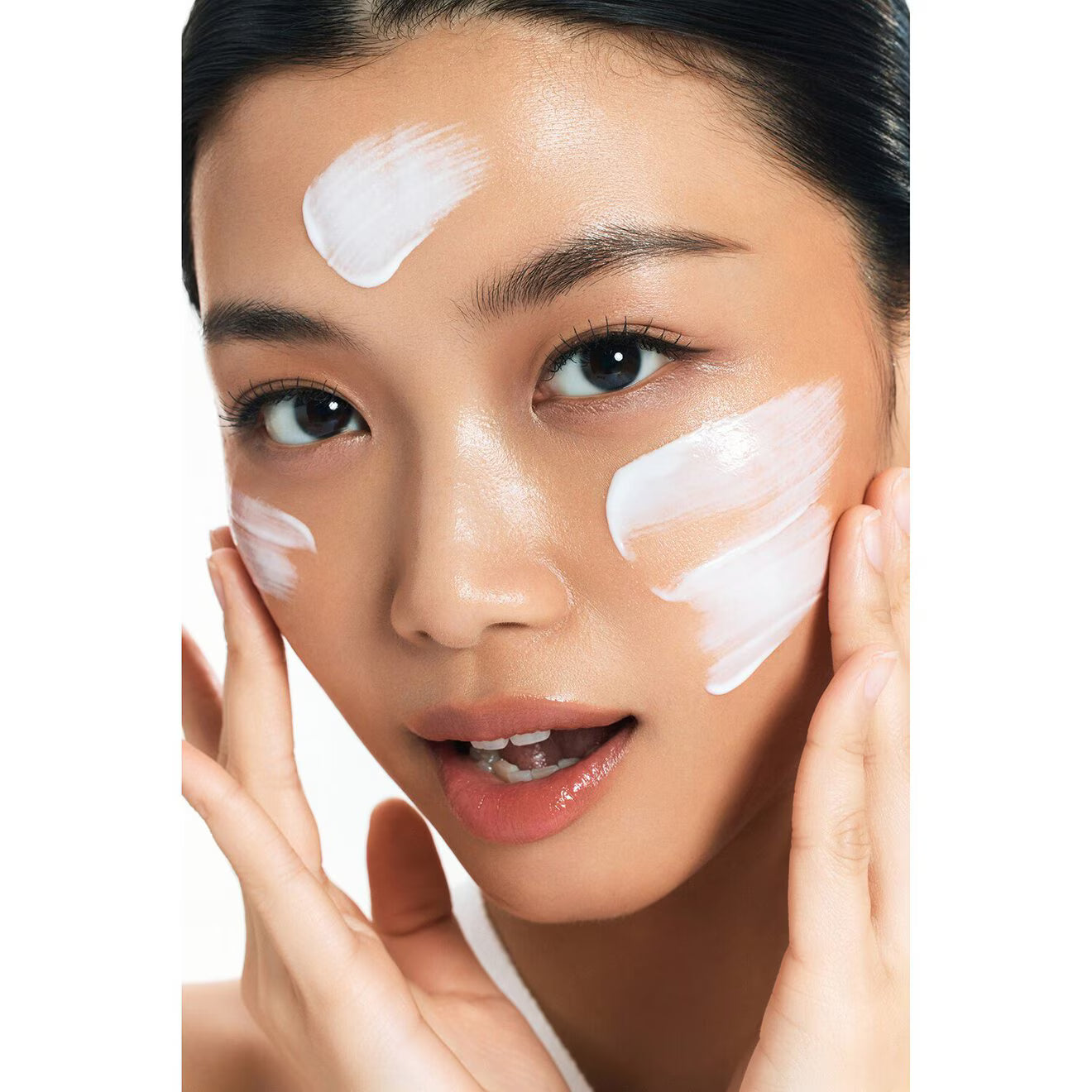 Zero-Cast Moisturizing Finish Sunscreen SPF 50+ PA++++