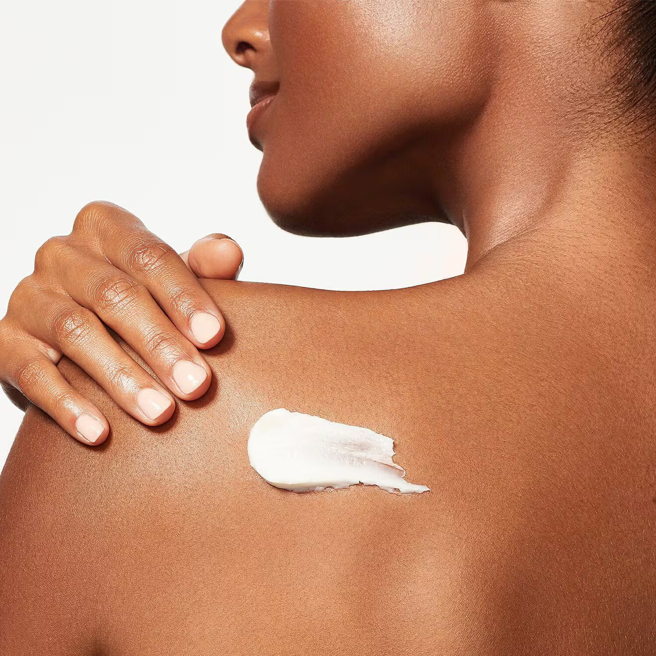 Major Glow High Shine Skin Perfecting Body Crème