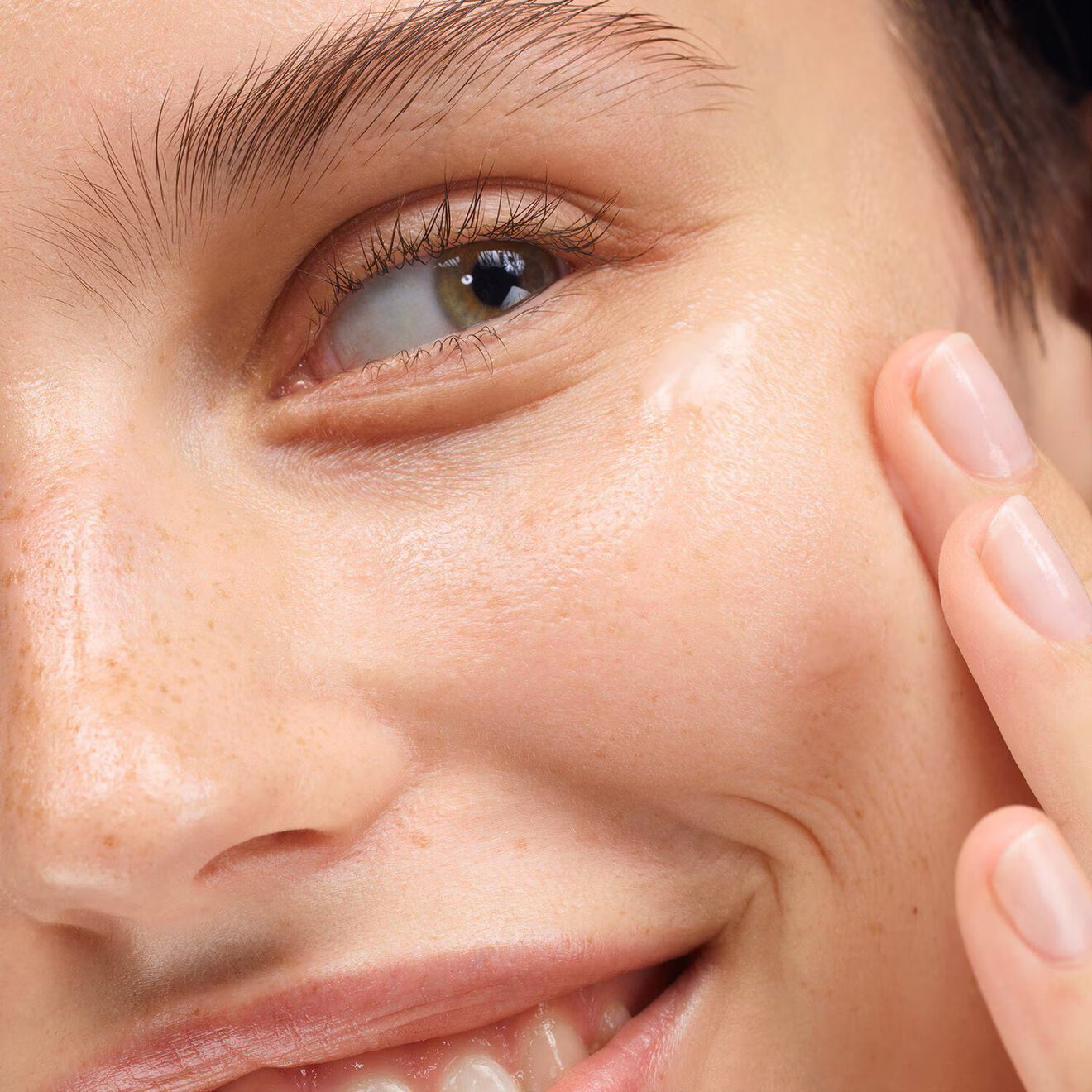 Super Bounce Hyaluronic Acid + Vitamin B5 Hydrating Face Serum