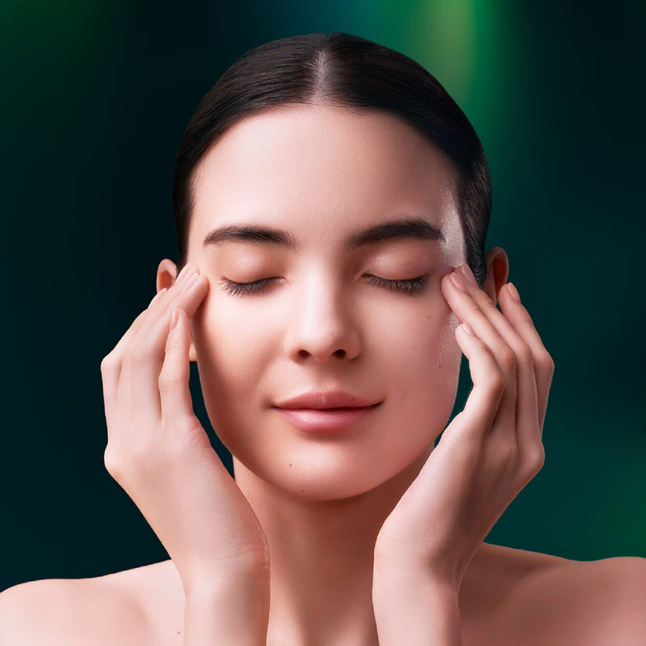 Future Solution LX: Legendary Enmei Ultimate Radiance Eye Cream