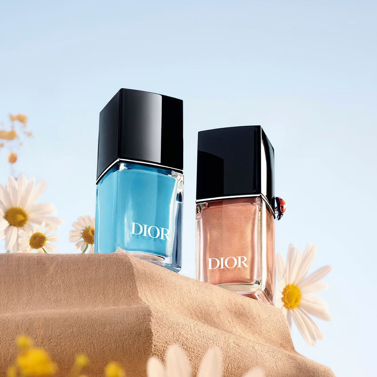 Vernis Nail Polish with Gel Effect and Couture Colour