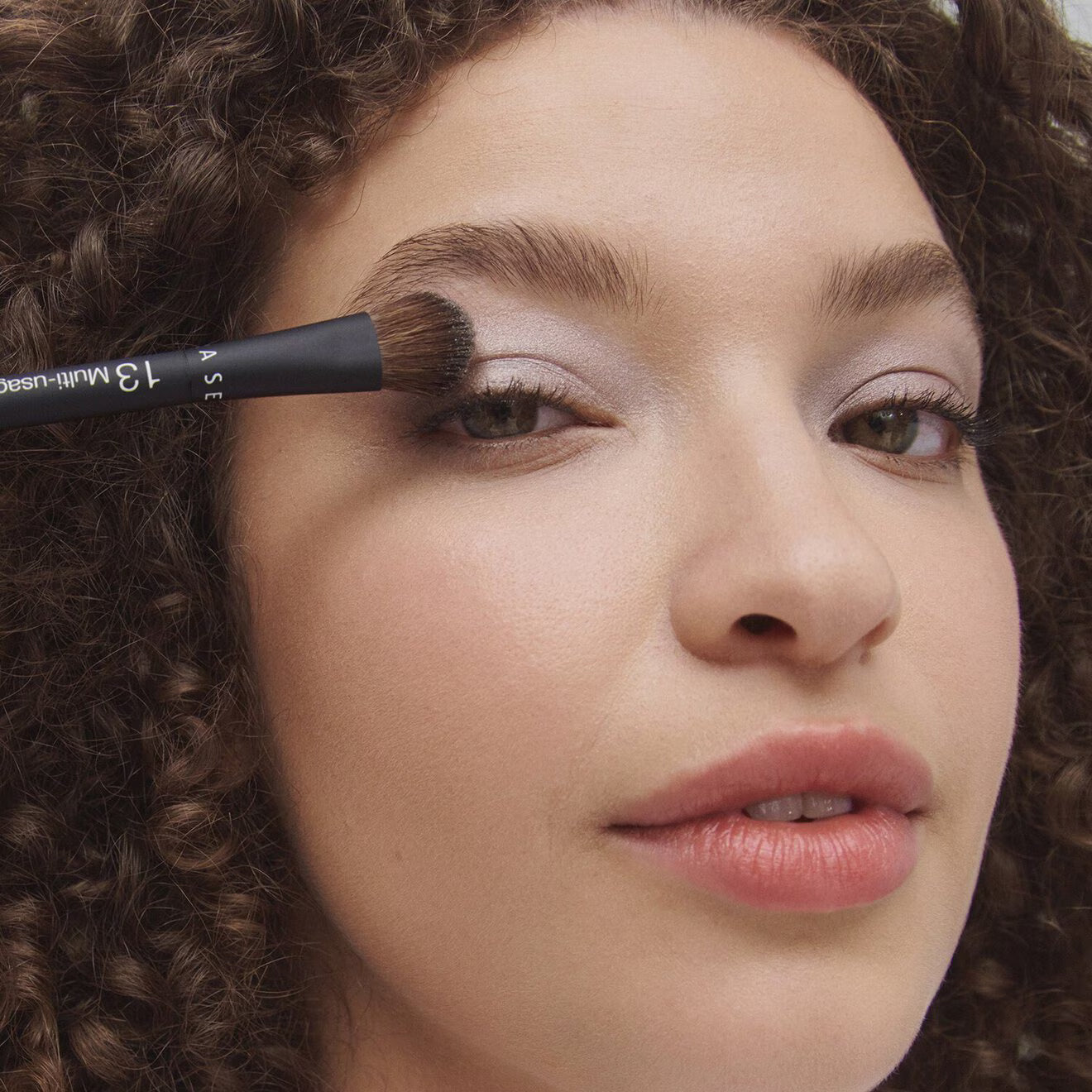 13 The Multitasker Eye Brush - Mistake-Proof Eye Application In Half The Time