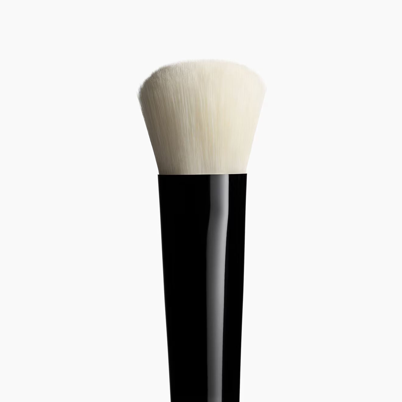 Touch-Up Face Brush N°104 Cream And Powder Foundation Brush