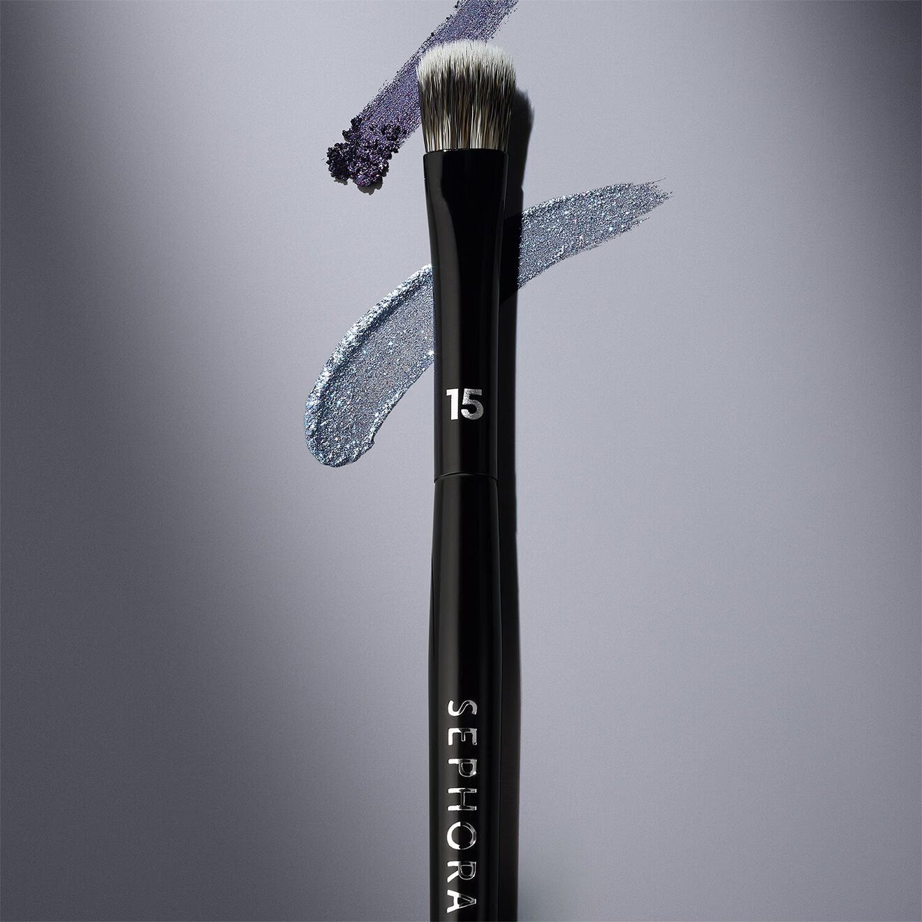 Professional brush Pro Eyeshadow Brush #15