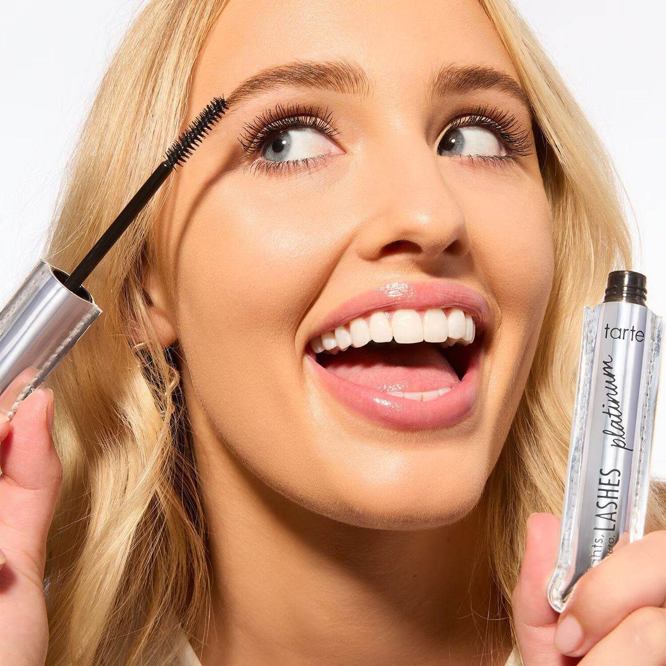 Lights, Camera, Lashes™ 4-in-1 Volumizing & Conditioning Platinum Mascara
