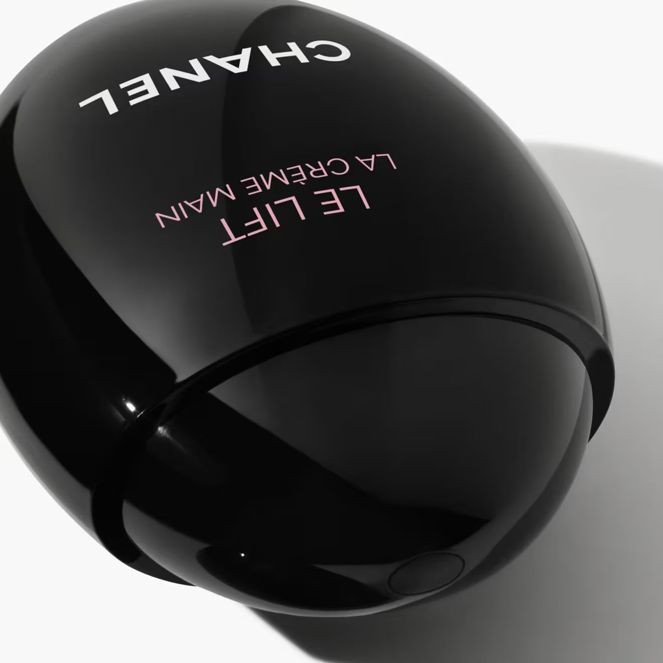 LE LIFT - The Smoothing, Even-Toning And Replenishing Hand Cream