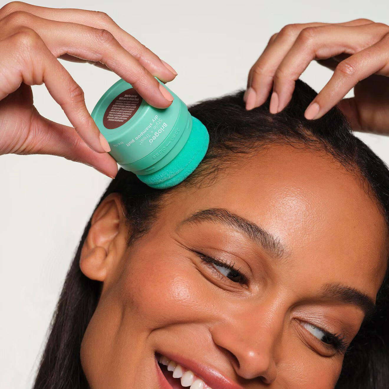 Style + Treat Dry Shampoo Puff - Brunette