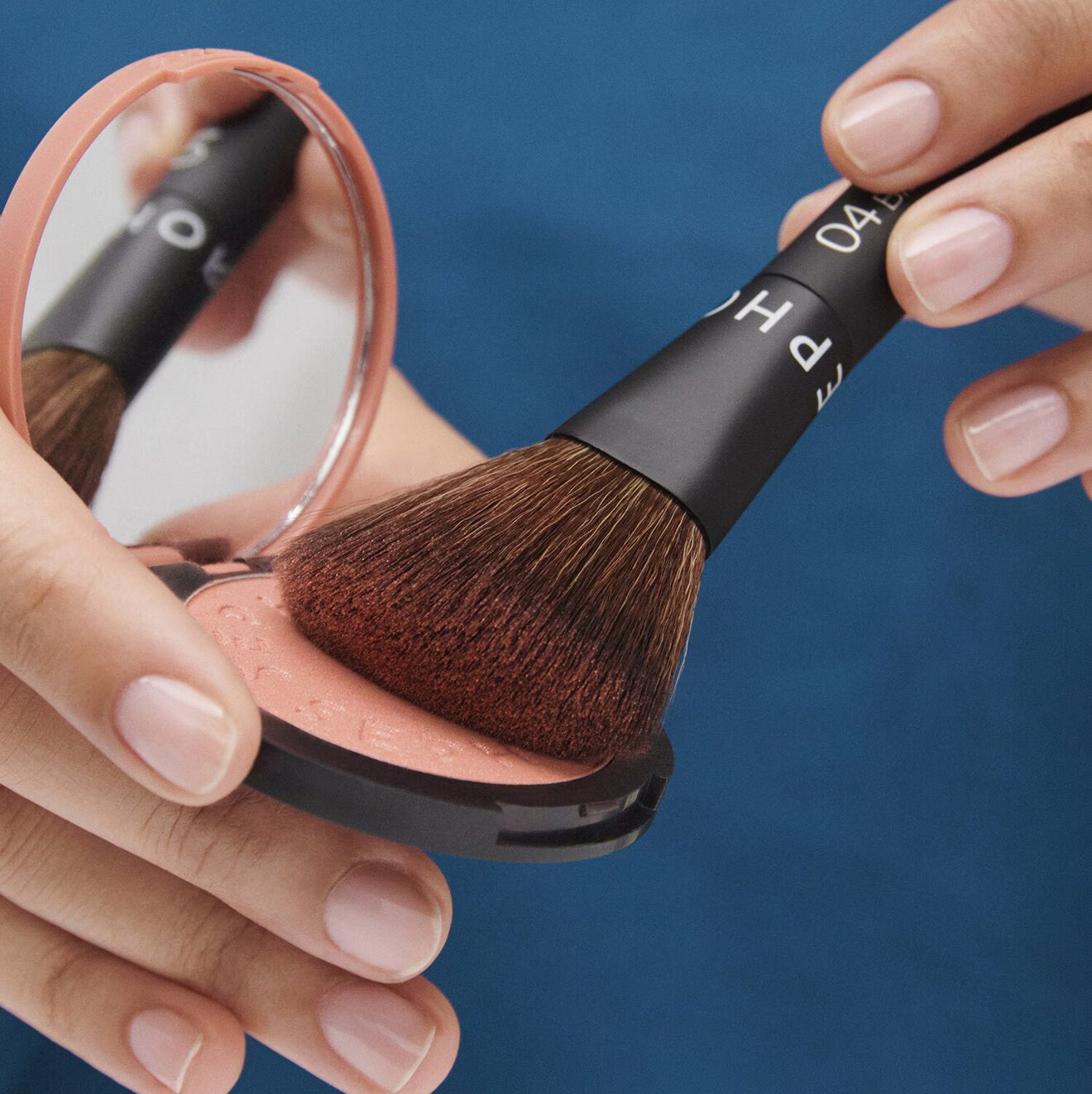 04 The Cheek Brush - Mistake-Proof Face Application In Half The Time