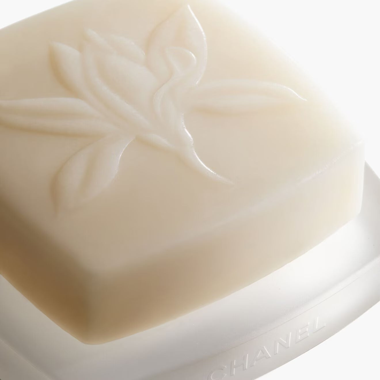 CHANEL SUBLIMAGE - Delicate Facial Cleansing Soap