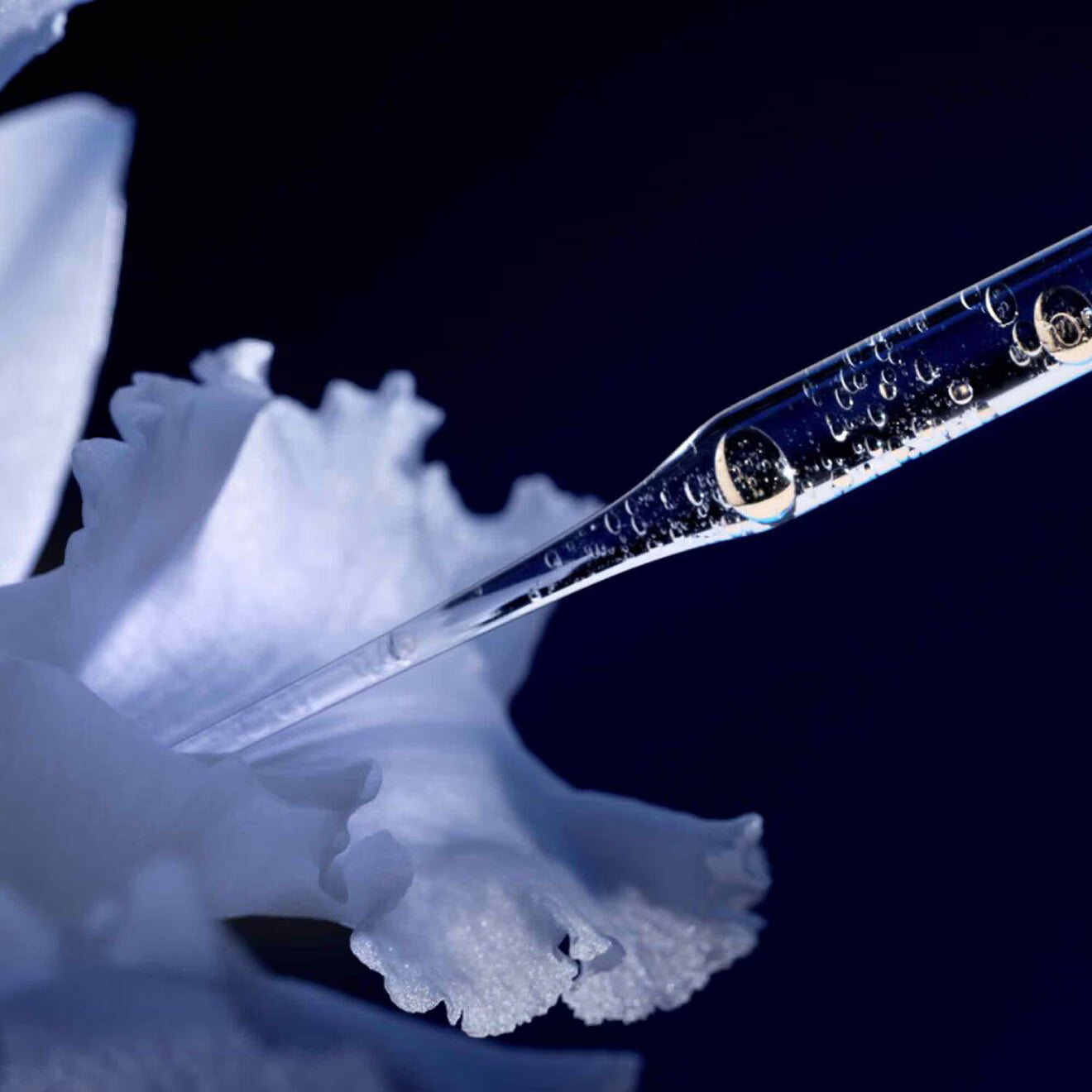 Orchidée Impériale The Essence-in-Lotion
