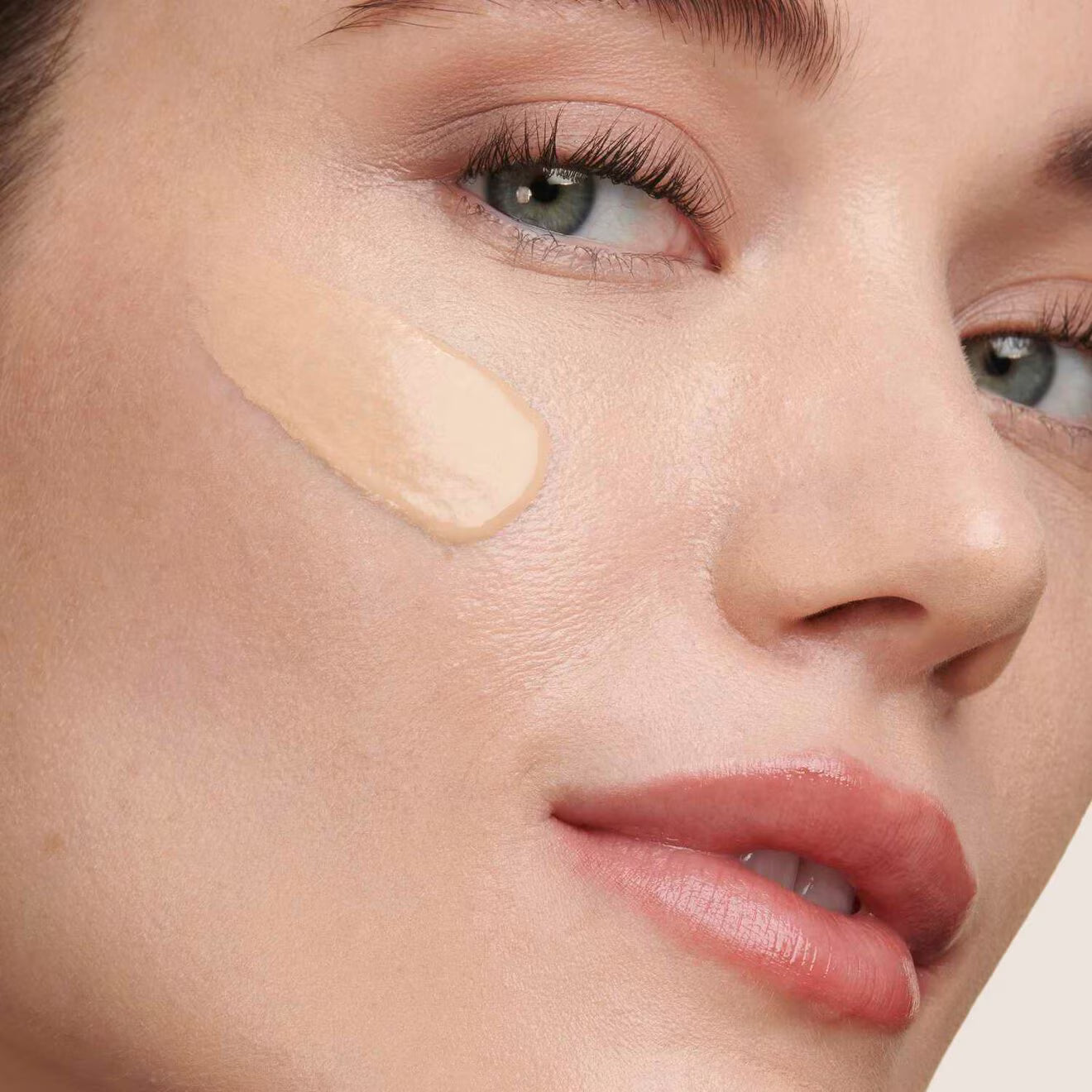 Luminous Silk - Perfect Radiance Foundation with a Natural Finish