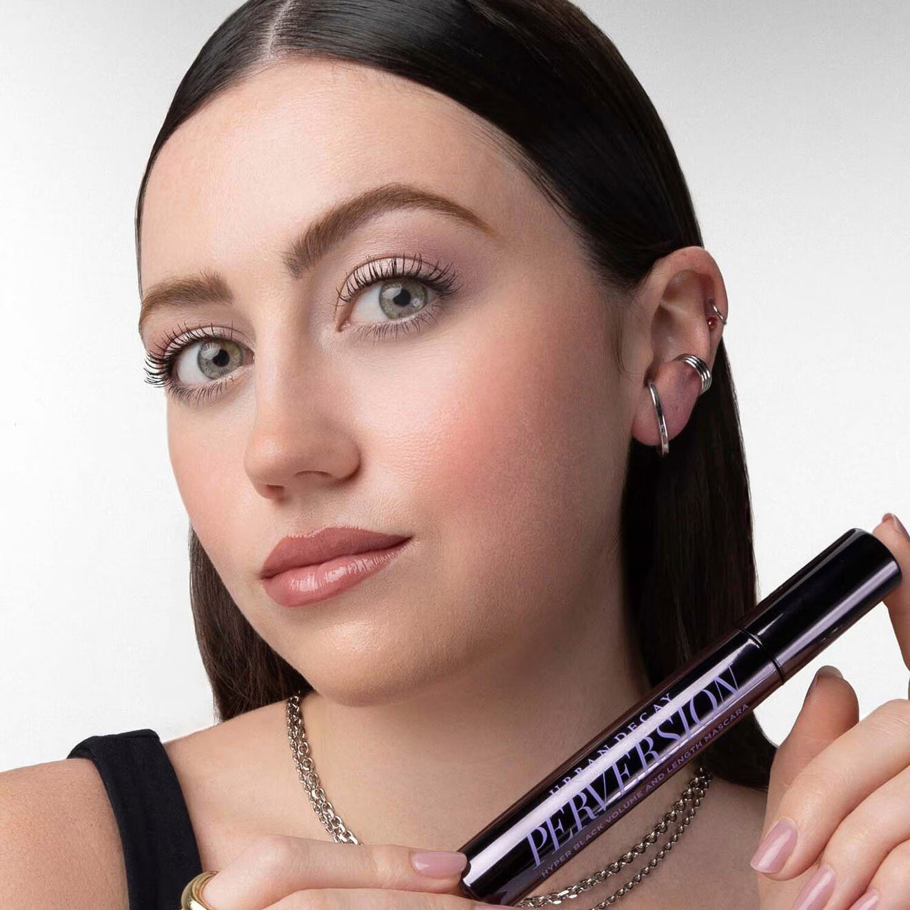 Perversion Volumizing Mascara