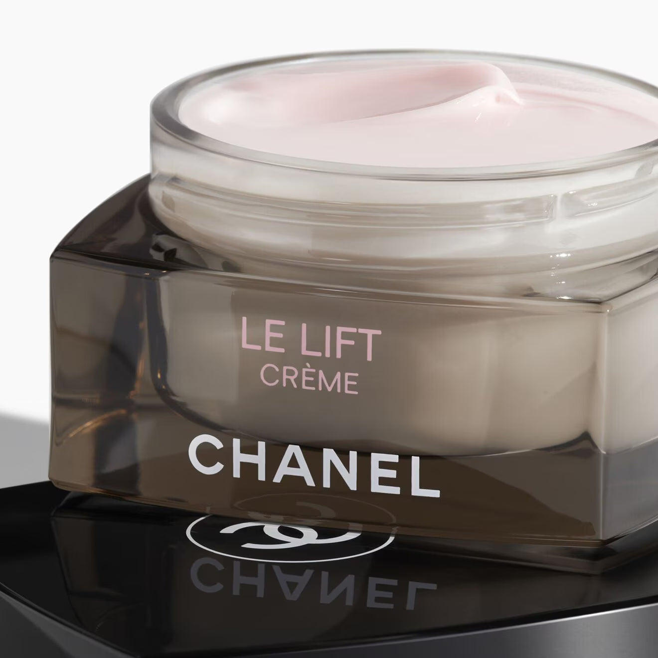 LE LIFT - Smoothing And Firming Cream