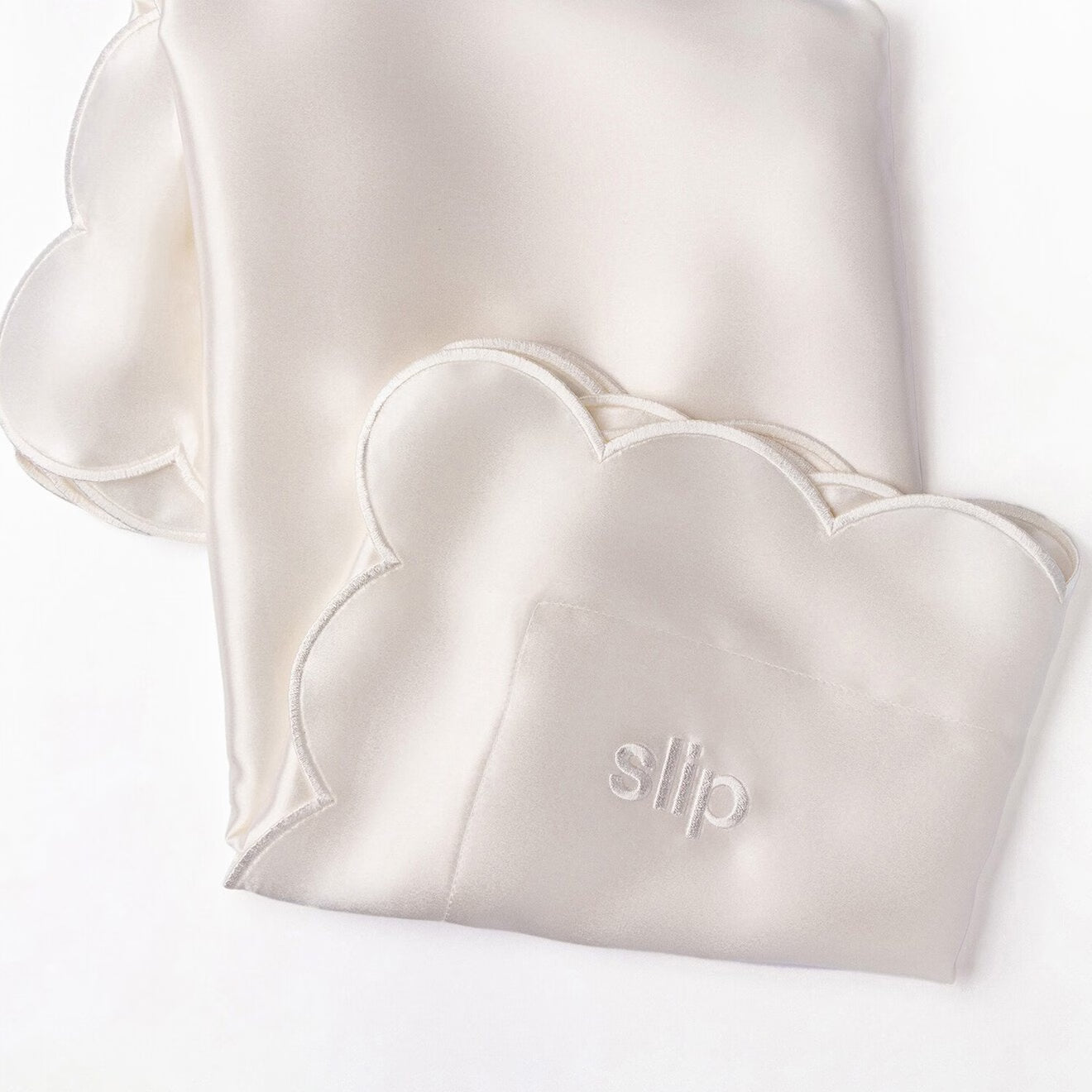Queen Pillowcase (Scalloped) - White