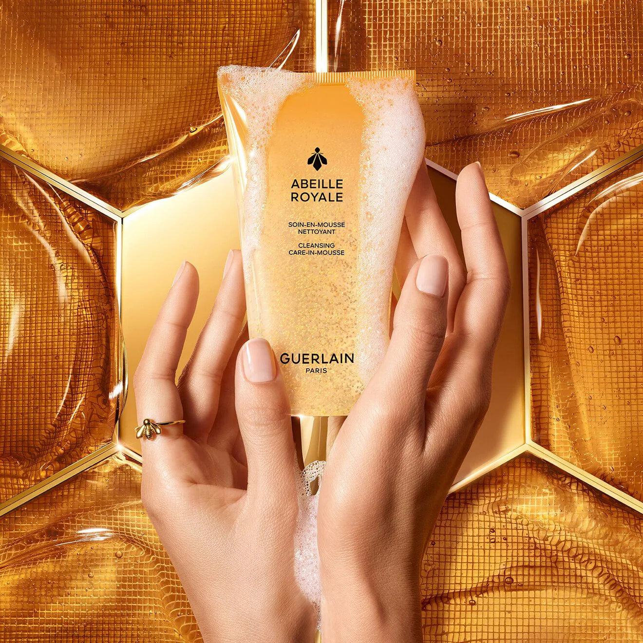 Abeille Royale: Cleansing Care-In-Mousse
