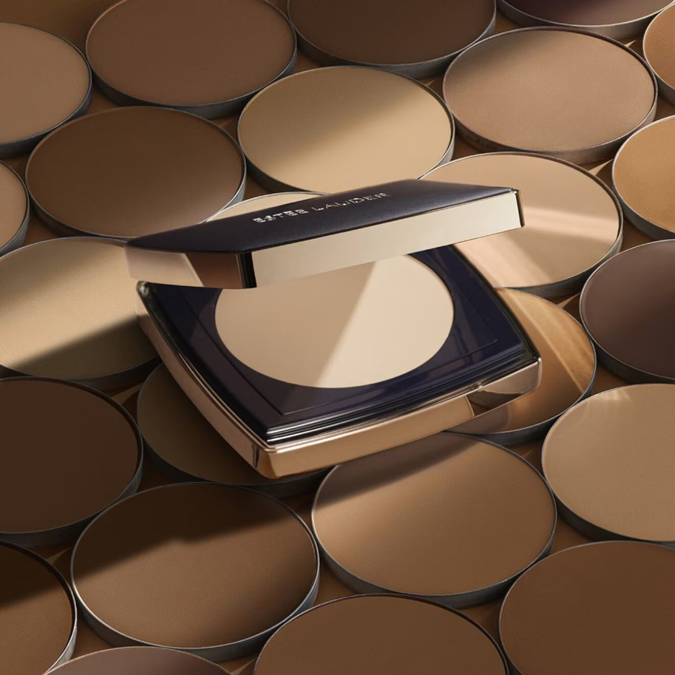 Double Wear Stay In Place Matte Powder Foundation SPF10