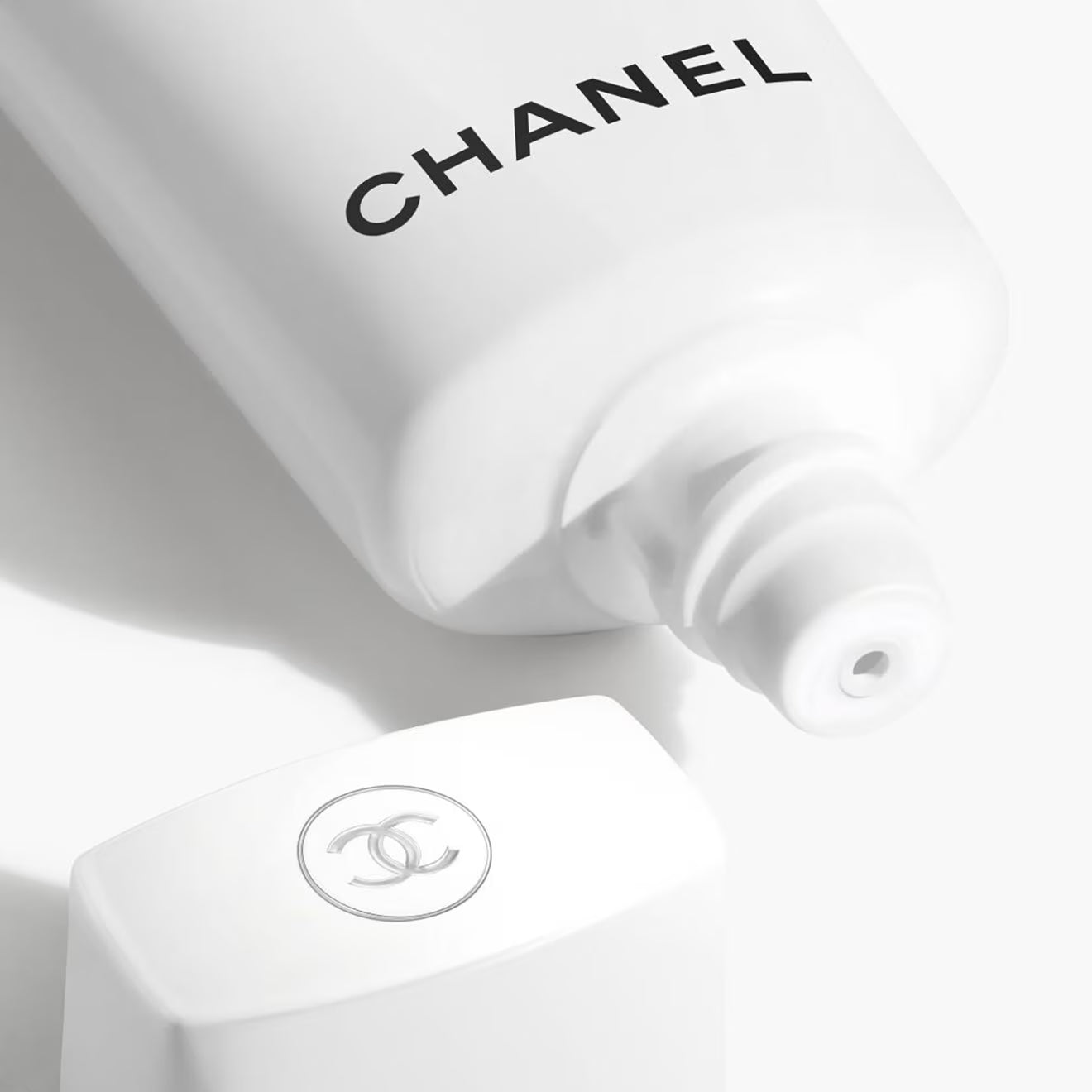 Uv Essentiel Complete Uv Protection Sunscreen Spf 50