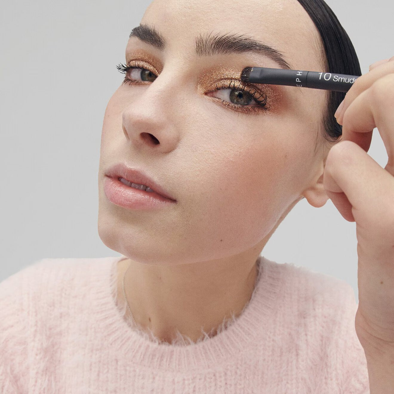 10 The Smudger Brush - Mistake-Proof Eye Application In Half The Time