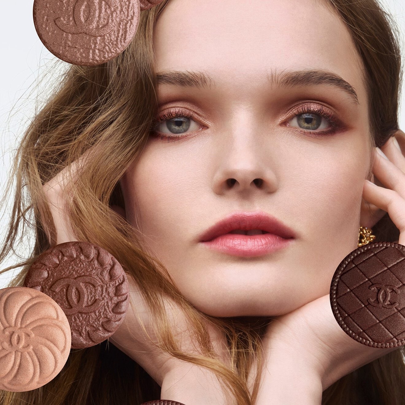 LES 4 OMBRES BOUTONS Multi-Effect Quadra Eyeshadow