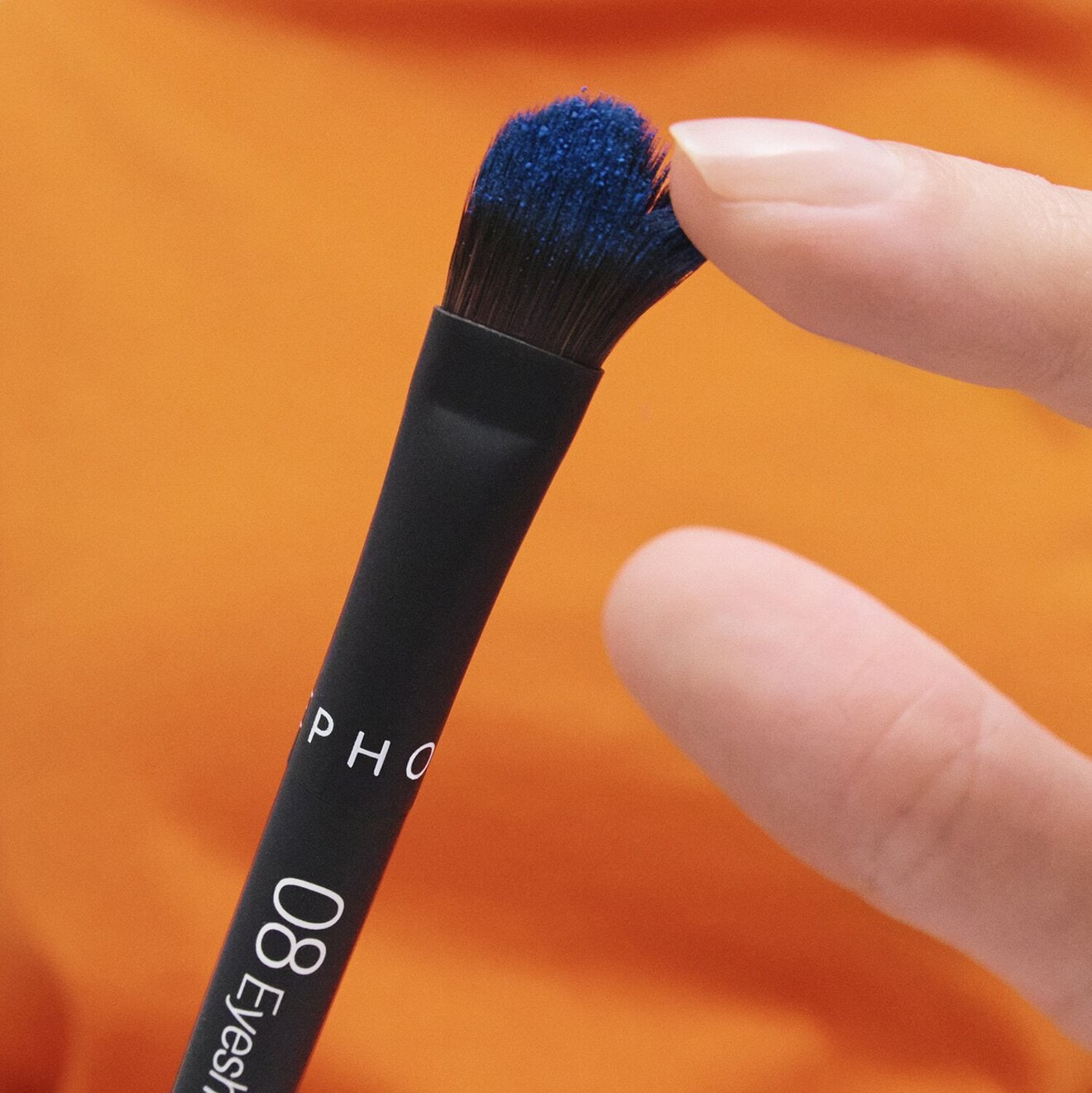 08 The Eyeshadow Brush - Mistake-Proof Eye Application In Half The Time