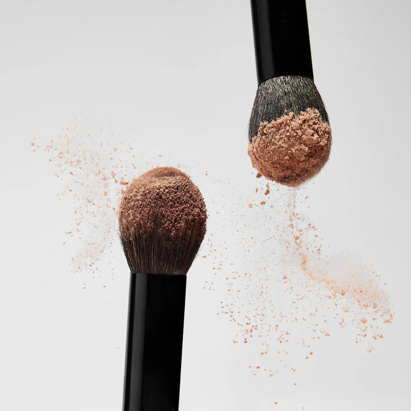 The Fluffy Setting Powder Brush