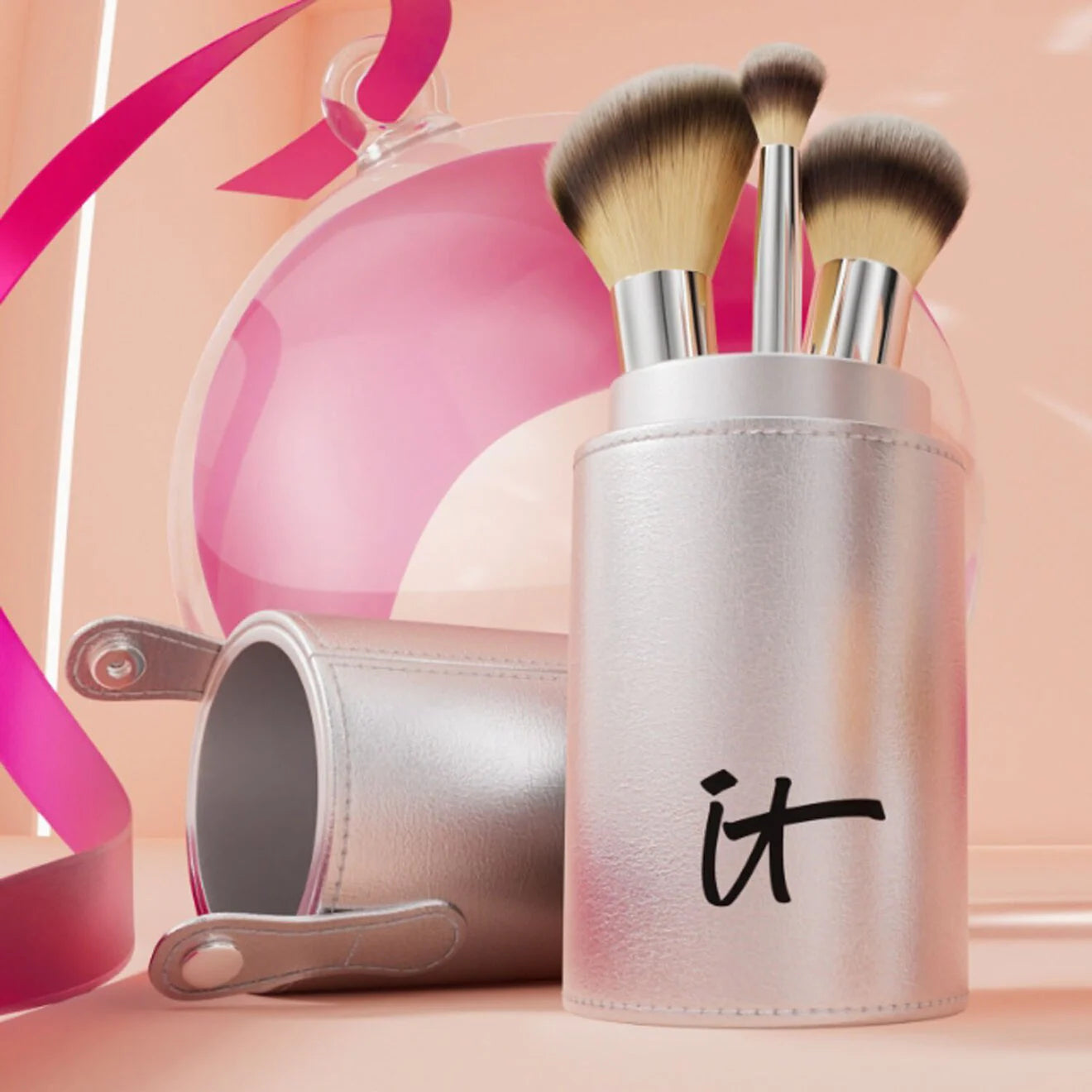 Celebrate Creative Looks - Makeup Brush Set + Luxe Travel Case