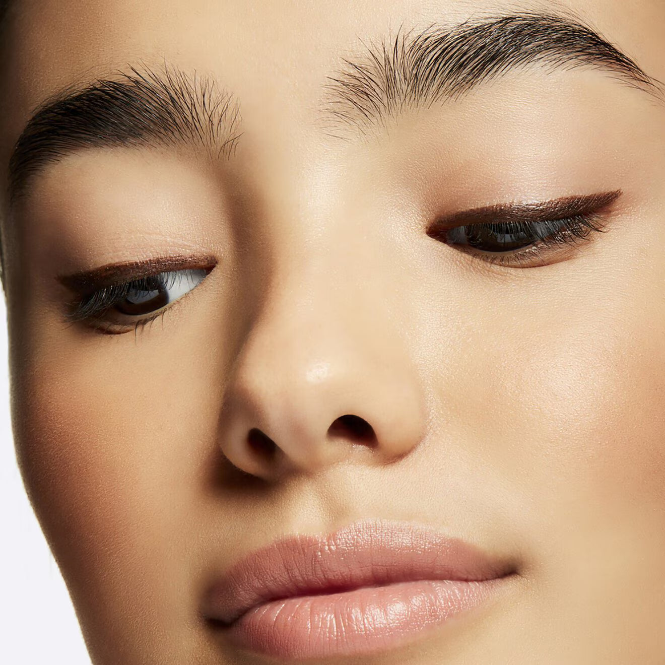 Brushstroke 24-Hour Liner