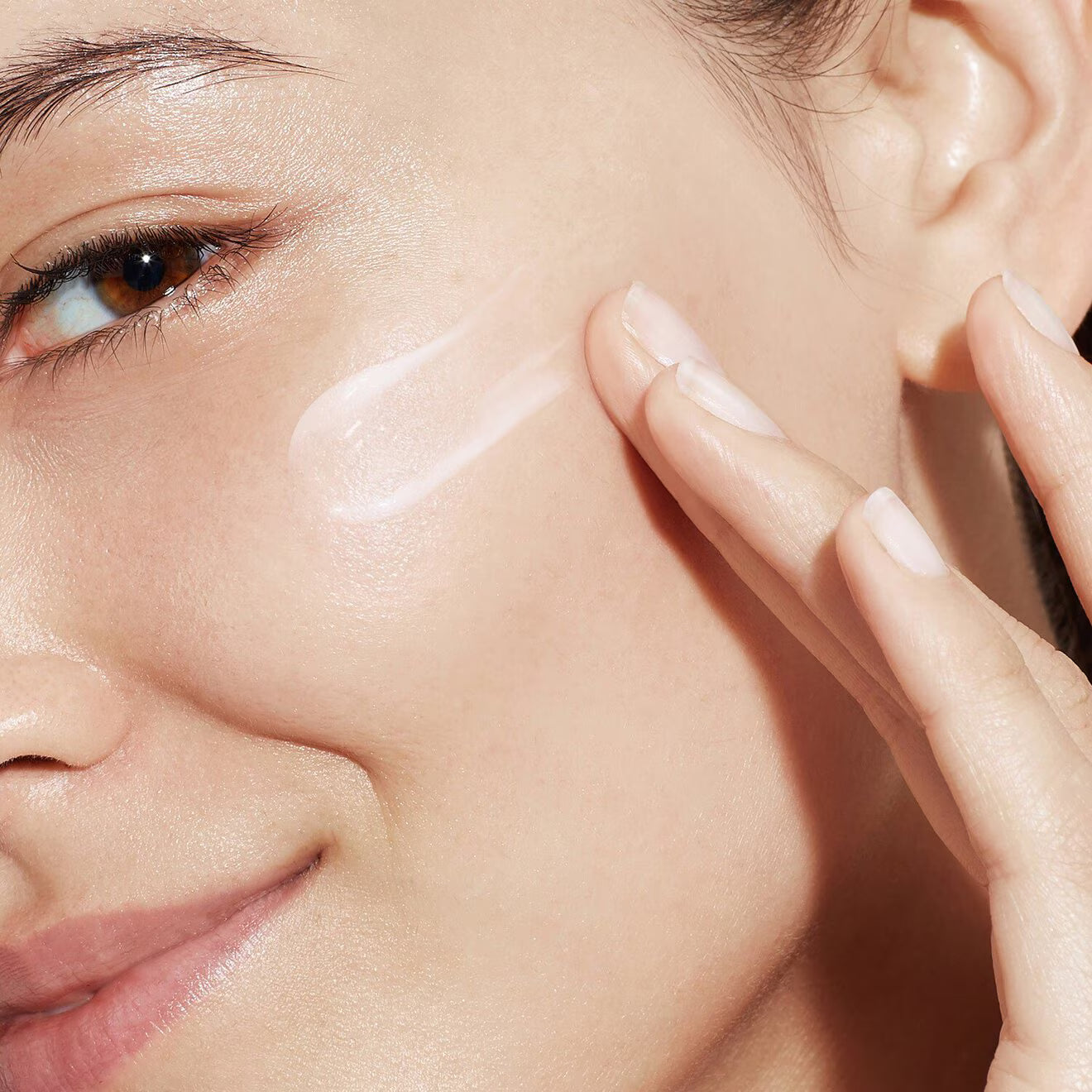 HydraZen Anti Stress Glow - Lightweight liquid hyaluronic acid moisturizer