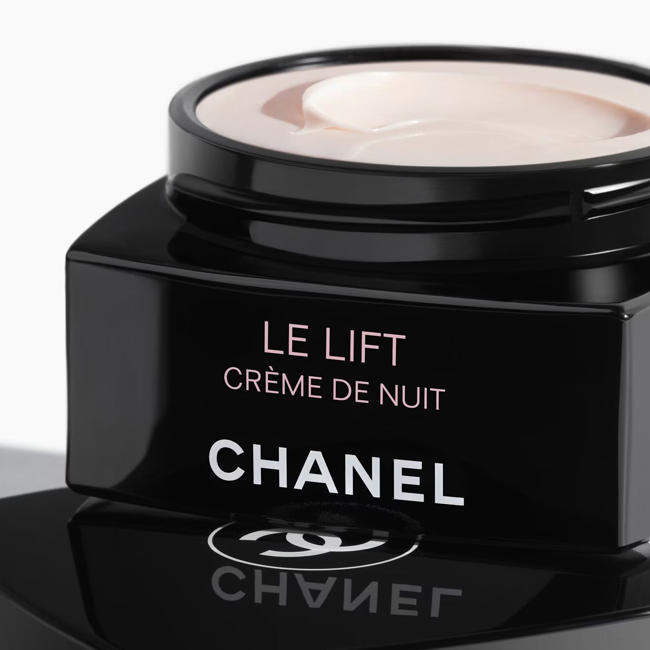 LE LIFT CRÈME DE NUIT - Smooths, Firms, Renews