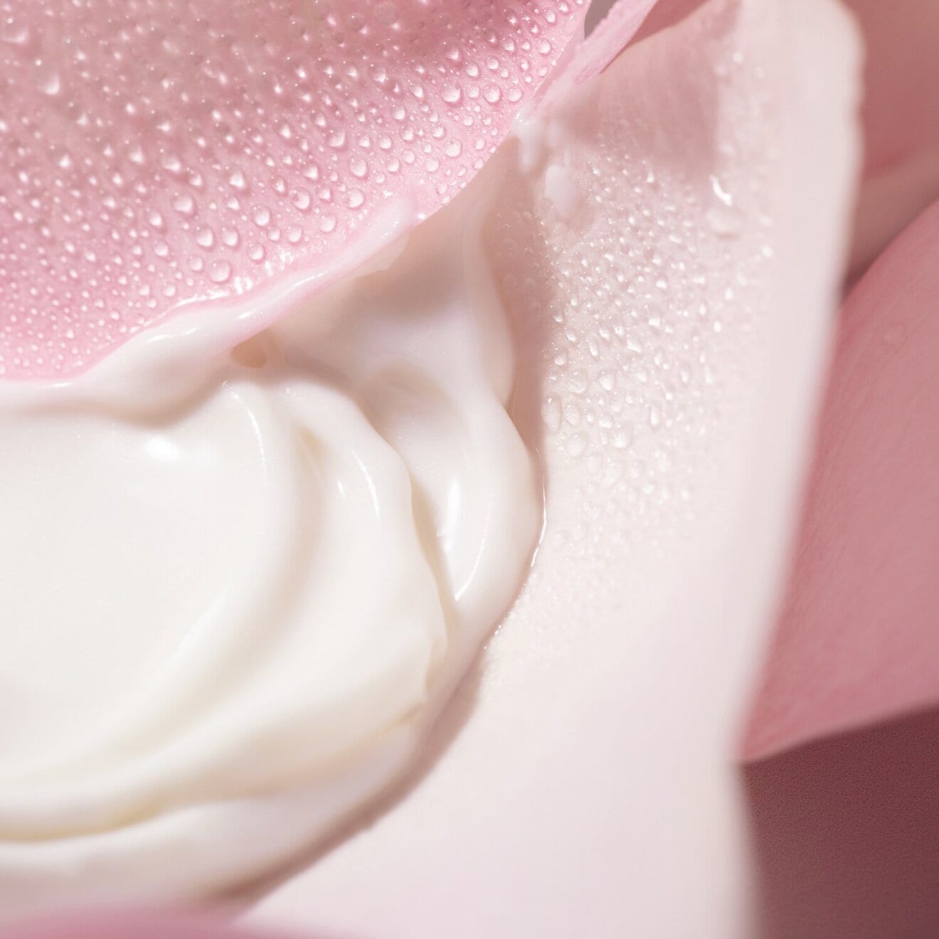 Very Rose Creamy Cleansing Milk
