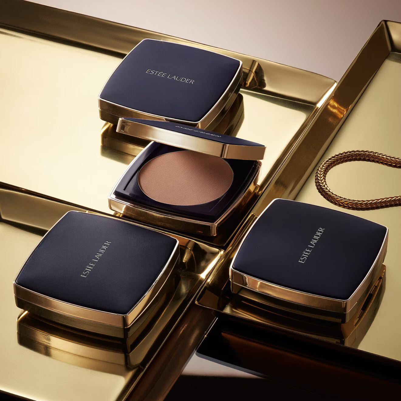 Double Wear Stay In Place Matte Powder Foundation SPF10