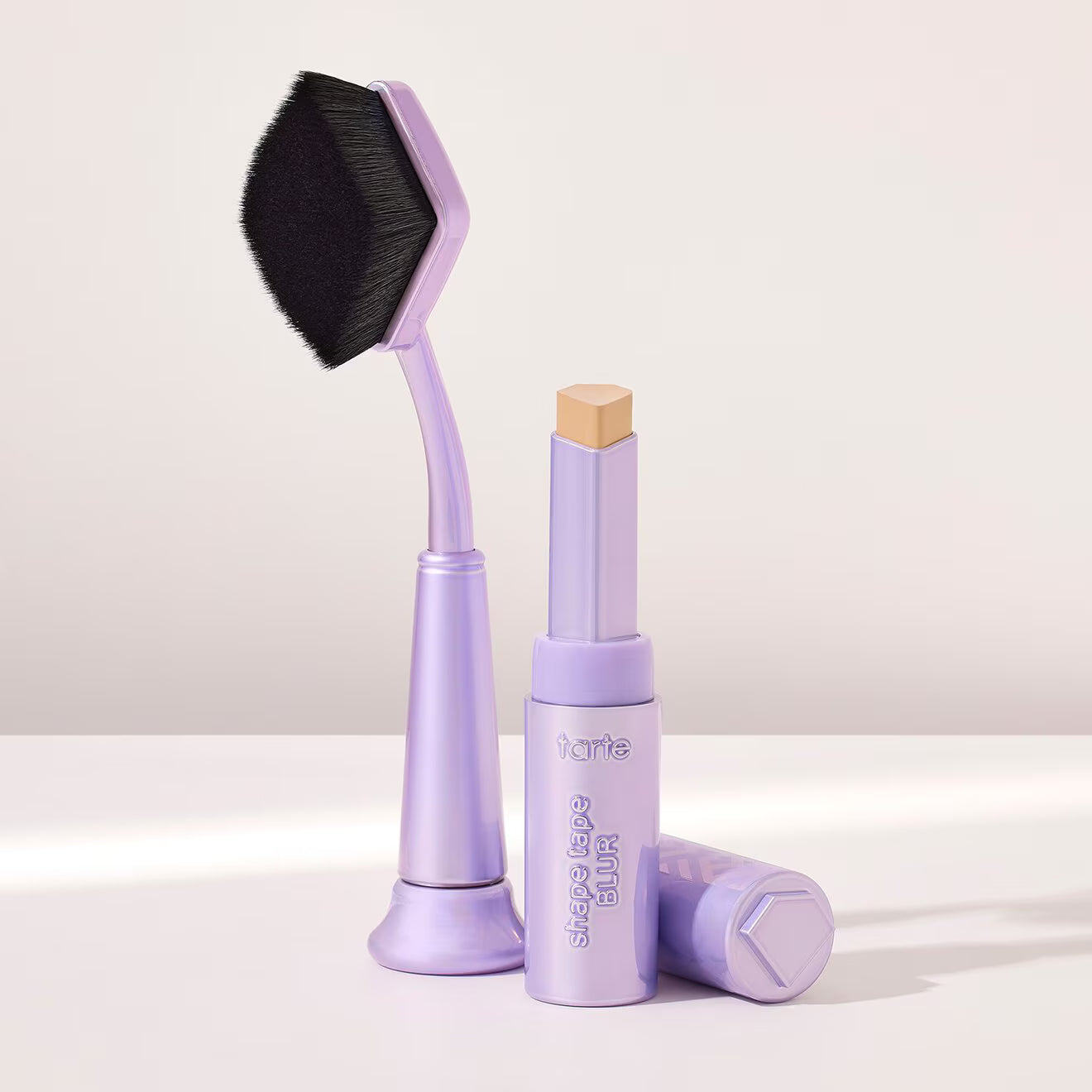Shape Tape™ Blur Concealer Brush