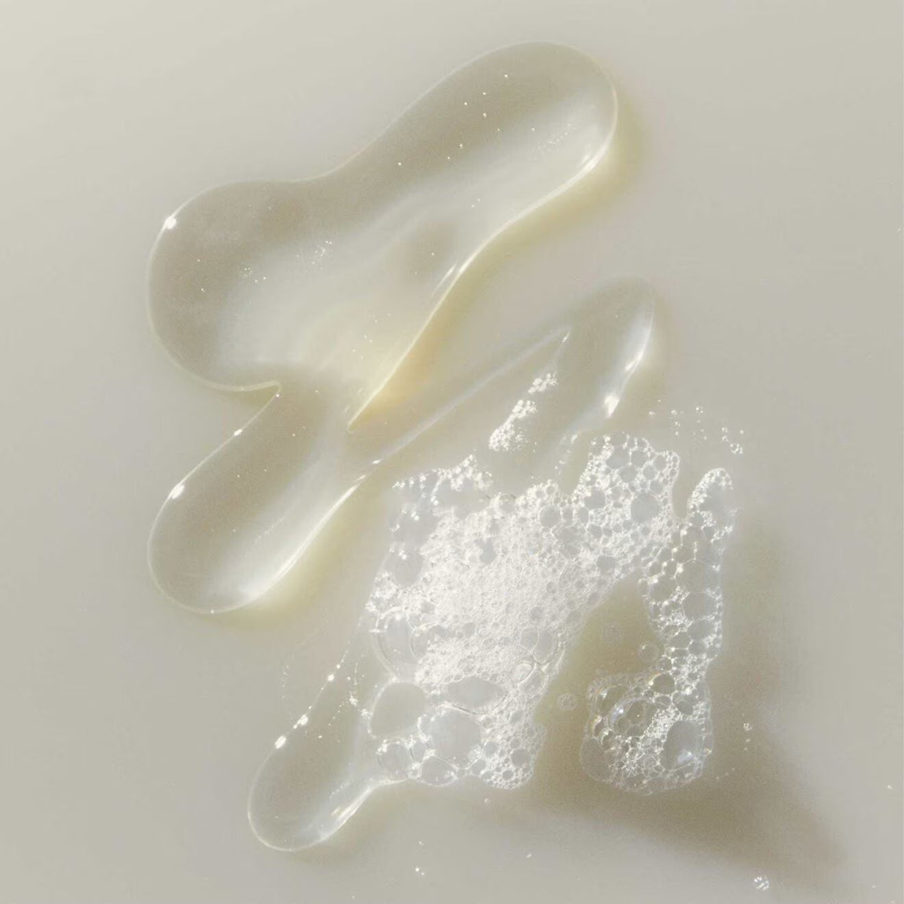 Superfood + Niacinamide Body Cleanser With Antioxidants & Hyaluronic Acid