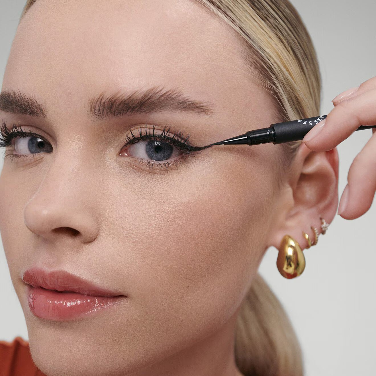 12h Intense Ink Felt Liner Fine Line - Ultra-Precise, Intense Felt-Tip Eyeliner
